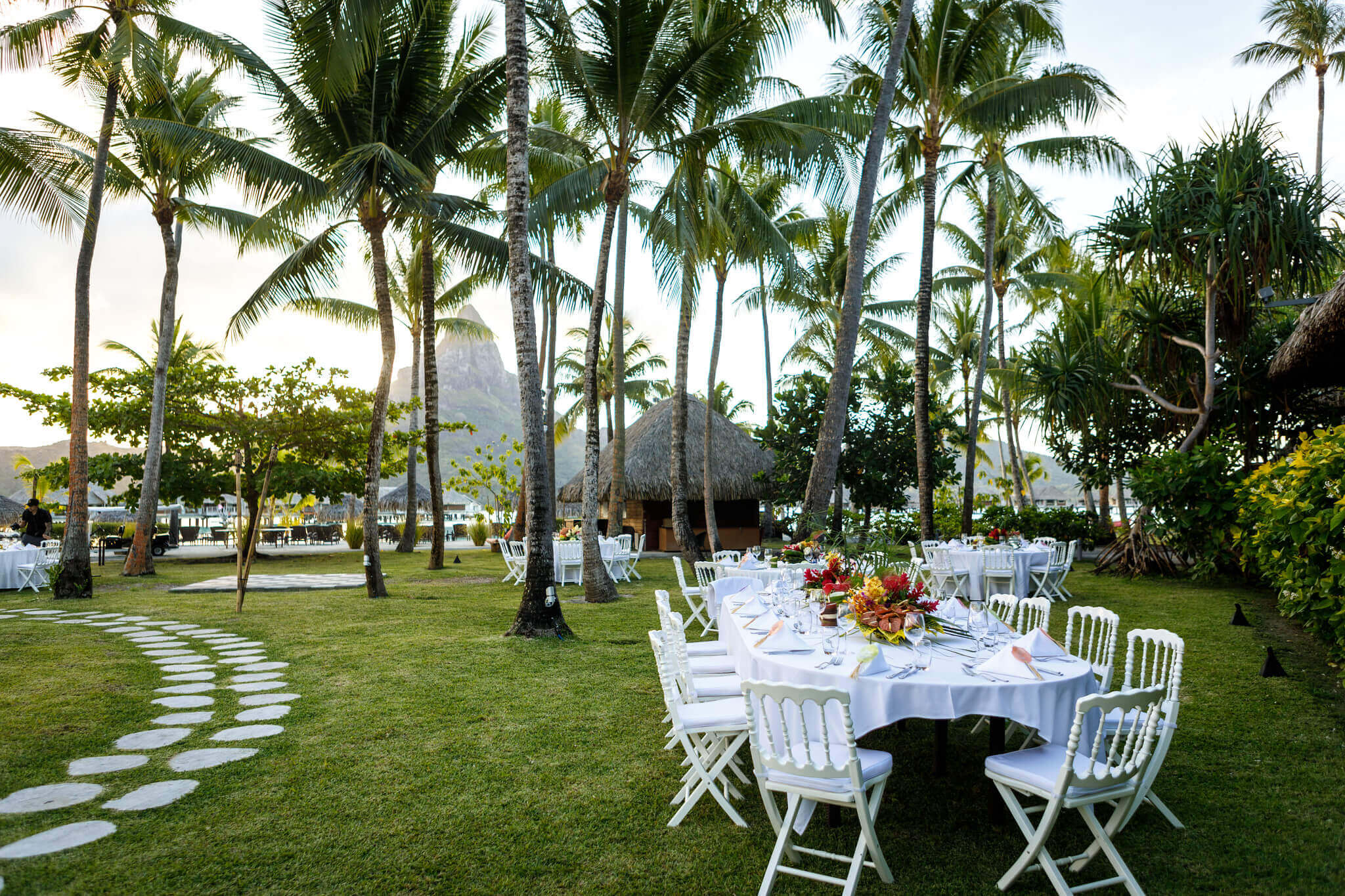 Dining in the Le Corail gardens